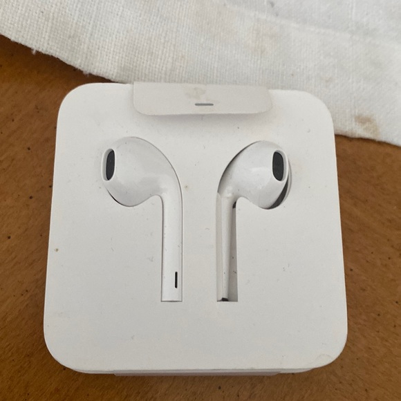 Apple Headphones Iphone Xr Or Iphone 1 Earphones Poshmark